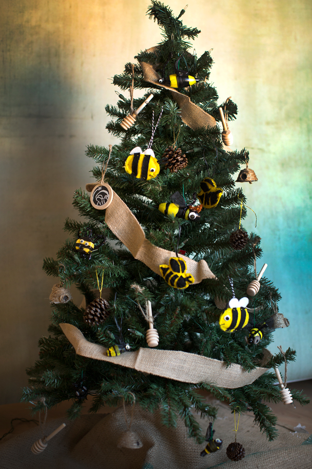 Luckey Bee Christmas Bee Tree